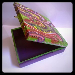 🔴SOLD🔴 Vintage hand painted jewelry box, from cigar box